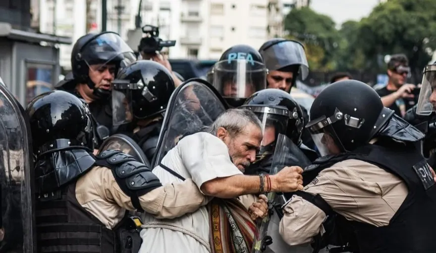 Represión a jubilados 4