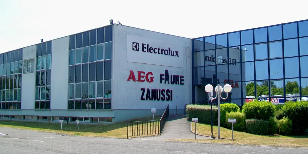 Senlis_(Oise),_zone_industrielle,_Electrolux