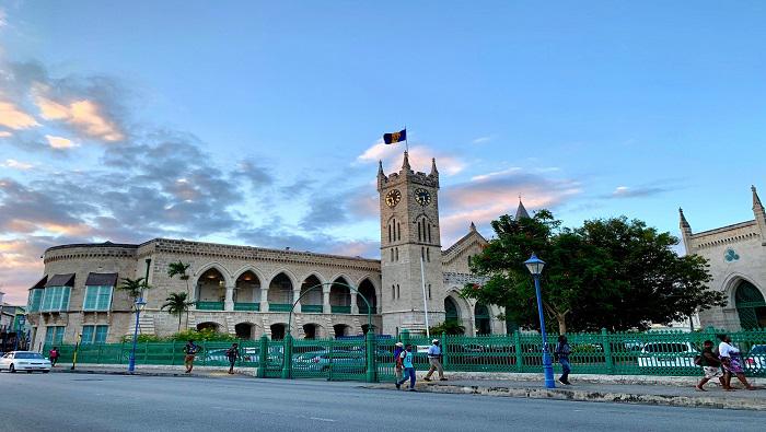 parlamento_de_barbados_sede_foto_kevzpolitics