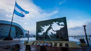 Veteranos acusan a Milei