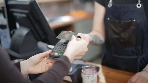 el-uso-tarjetas-pagar-la-compra-supermercado-aumento-un-22-imagen-ilustrativa