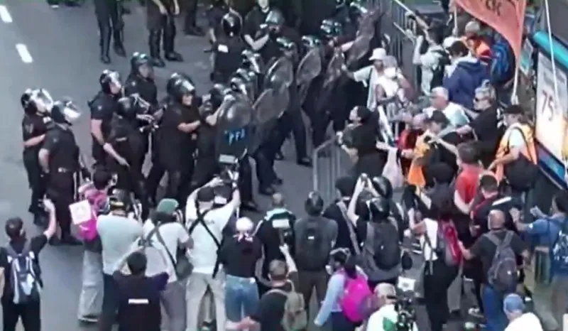 Represión a jubilados 1