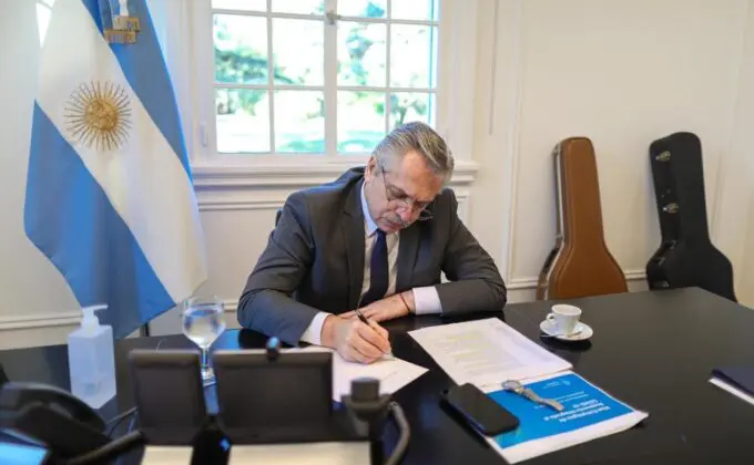 Alberto-Firma-680x420