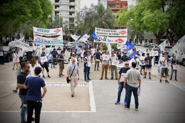 los-trabajadores-dow-fueron-pedir-apoyo-la-legislatura-pero-vieron-que-su-suerte-estaba-echada