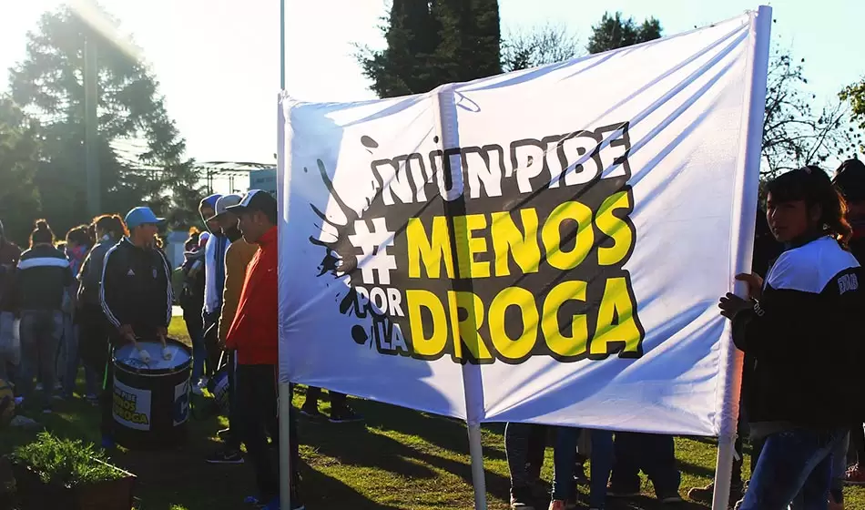 destacada-facebook-ni-un-pibe-menosxladroga-noelia-acuna