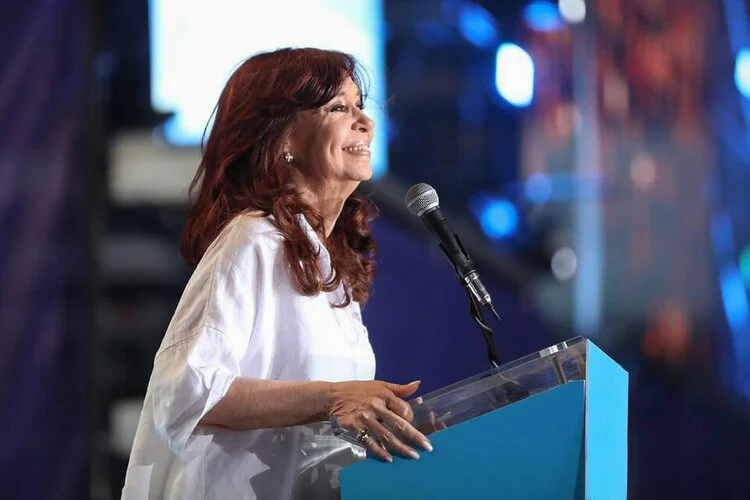 Cristina-Kirchner-llamo-a-los-jovenes-a-la-marcha-universitaria