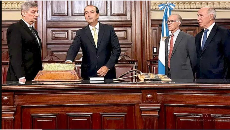 La corte tomo juramento a García-Mansilla