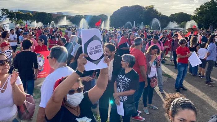 marcha-favor-de-la-democracia-brasil