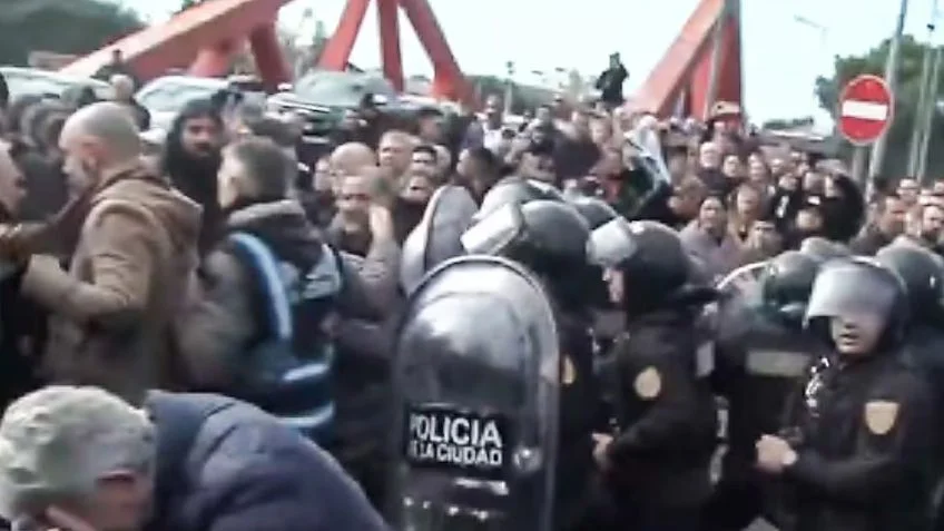 Represión frente al Inti
