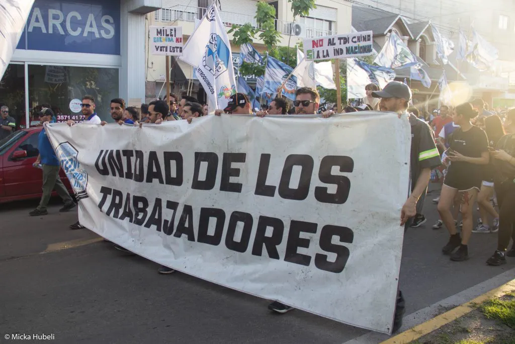 marcha-rio-tercero-petroquimica_micka-hubeli-1024x683