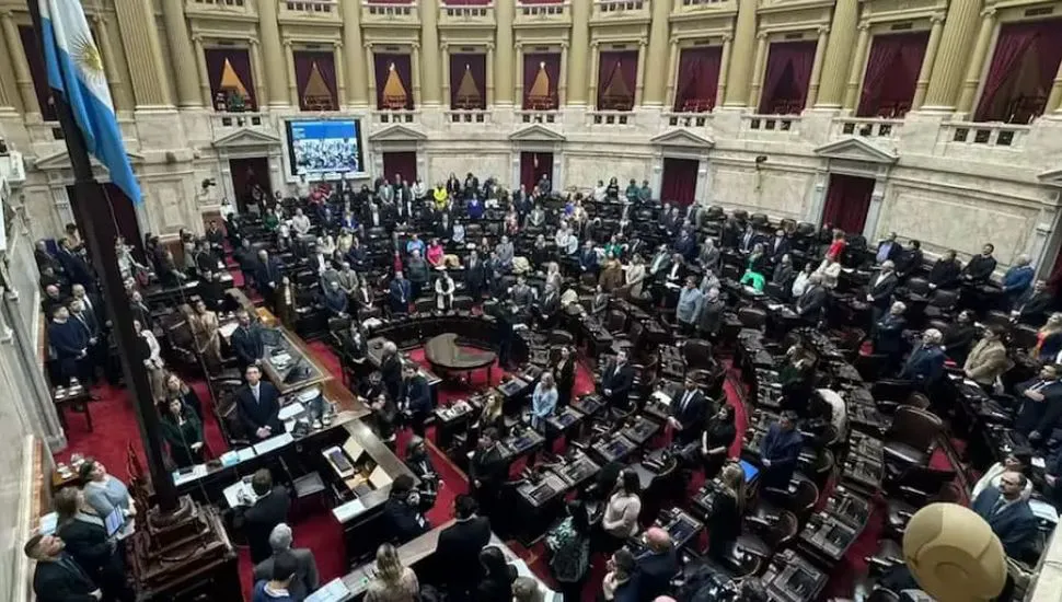 Avanzarian-con-el-limite-a-los-DNU-en-la-Camara-de-Diputados-7ebb44