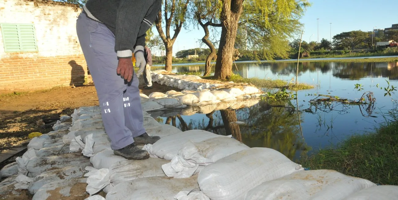 Río Paraná crecida 1