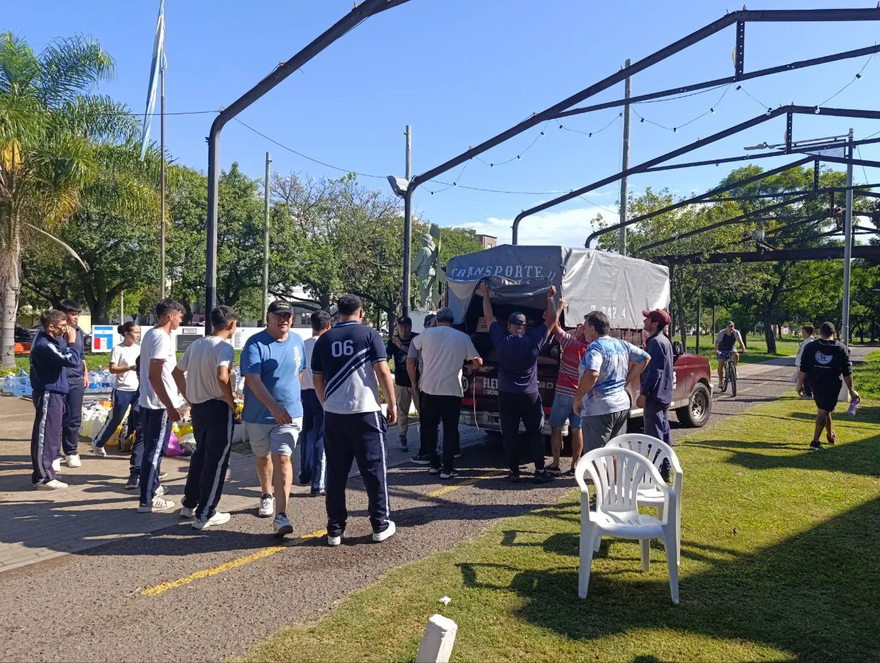 photo_5100665395538407197_y